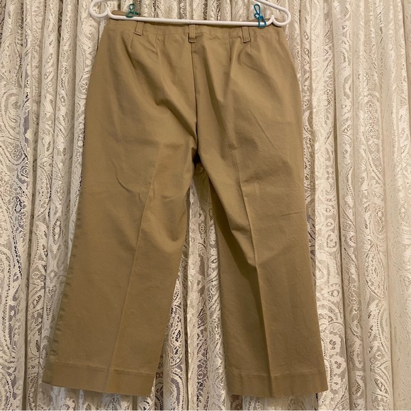 Liz Claiborne Michaela cropped pant. Cotton. - Picture 4 of 4